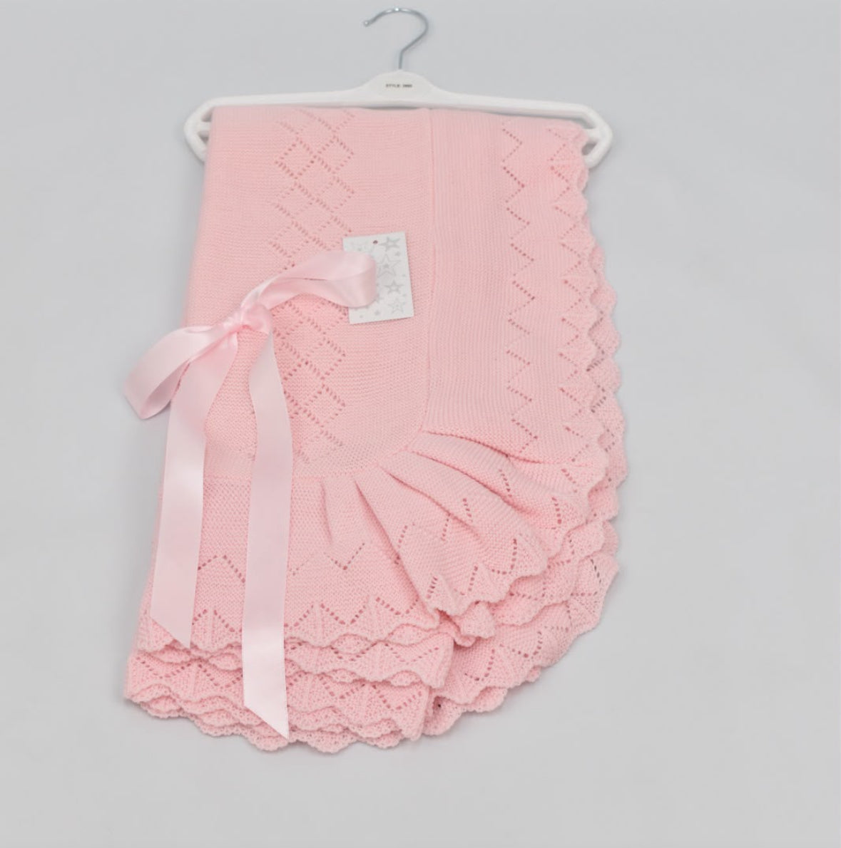 Scalloped Edges Shawls